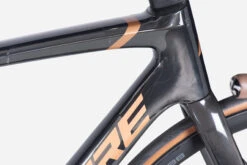 LAPIERRE XELIUS SL 75th 32 LAPIERRE XELIUS SL 75th -La-madrilena Ventas Xelius SL 75th MY22 View 13 scaled 2